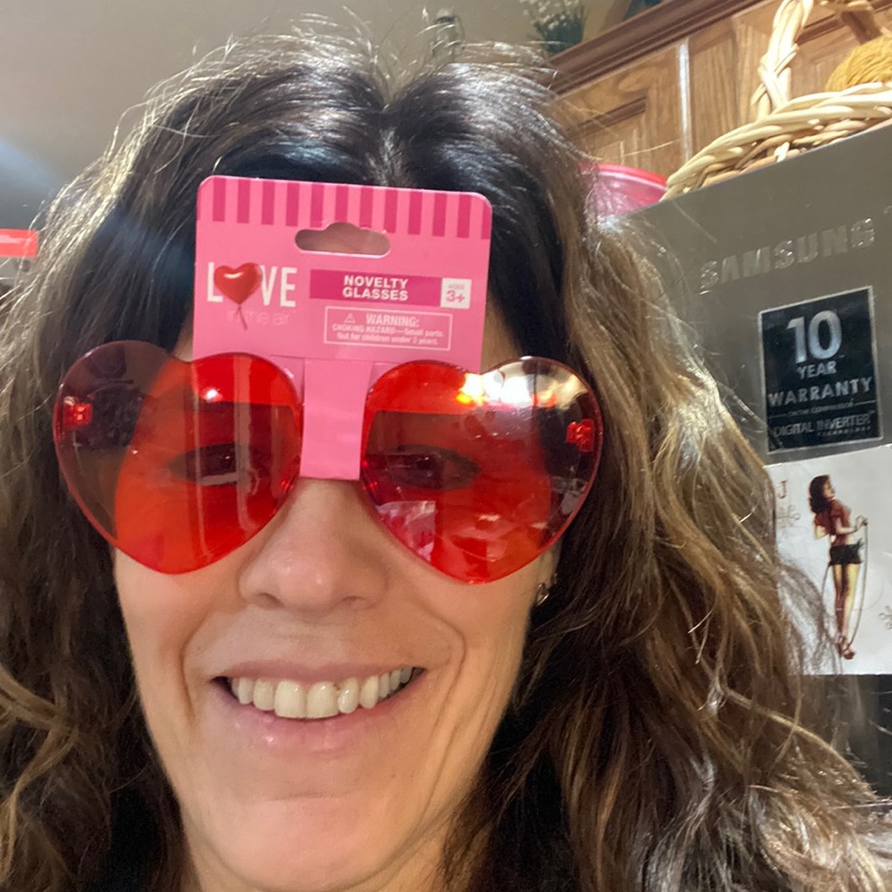 NEW Heart Glasses - Picture 3 of 3